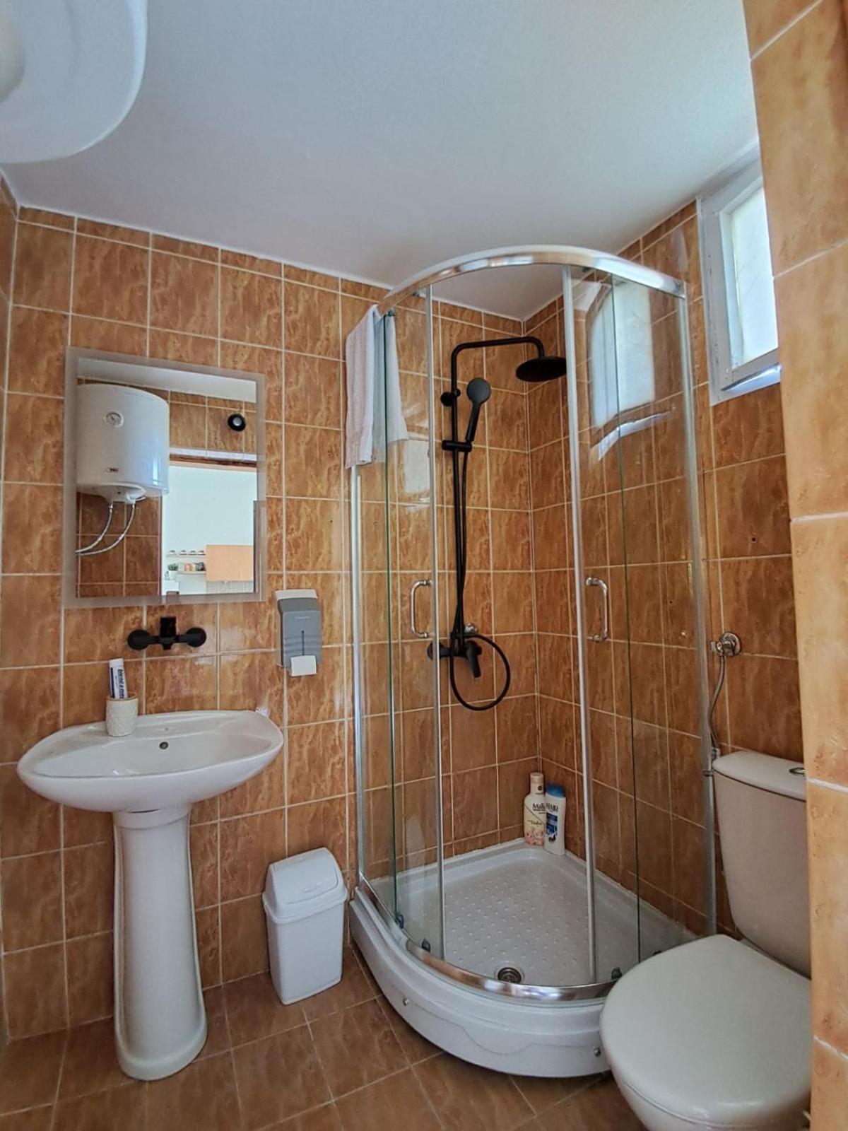 Olive Apartment Podgorica Buitenkant foto