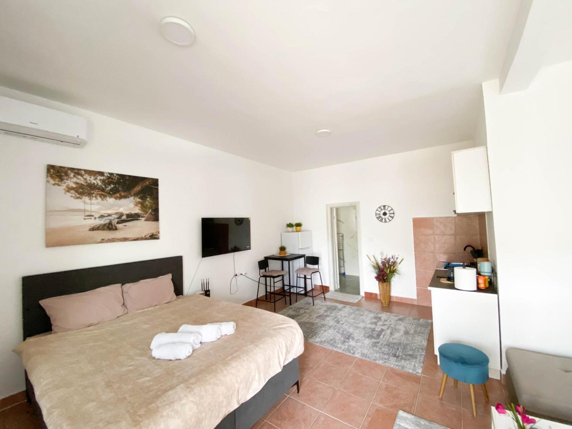 Olive Apartment Podgorica Buitenkant foto
