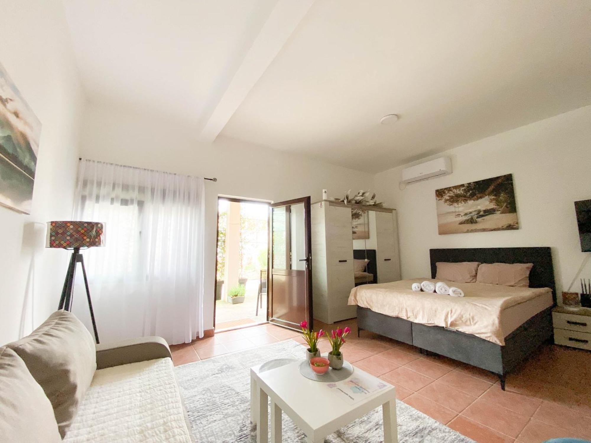 Olive Apartment Podgorica Buitenkant foto